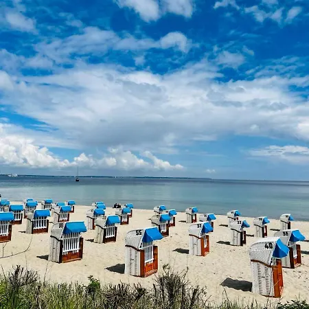 Gemutliche Ferienwohnung Im Landhaus 80 M Vom Strand Entfernt Apartment *